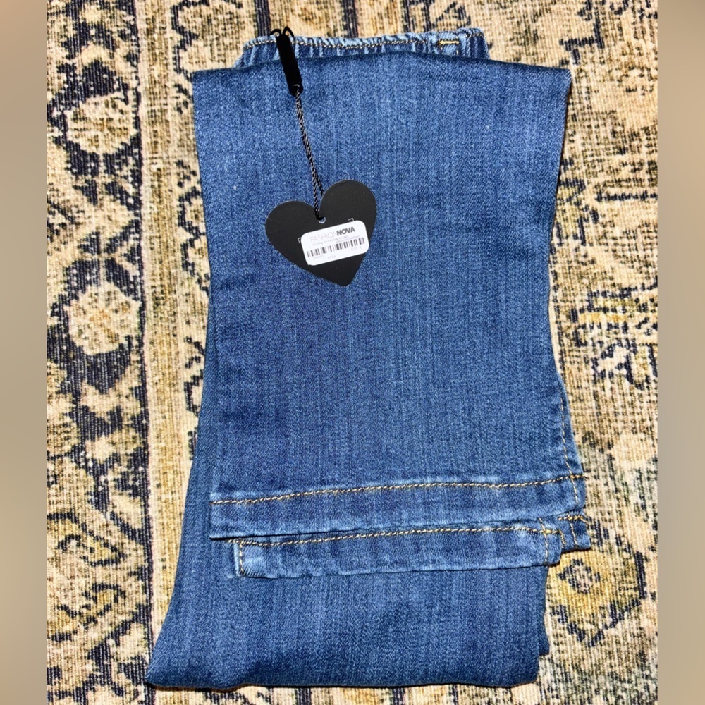 Fashion Nova Kids Girls Stylish Blue Denim Jeans - Picture 6 of 6